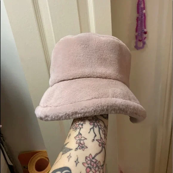 Bucket hat! - Picture 1 of 2